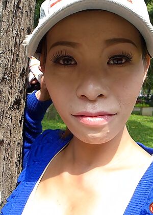 29yo Viet MILF tourist