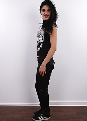 Jana works as model
