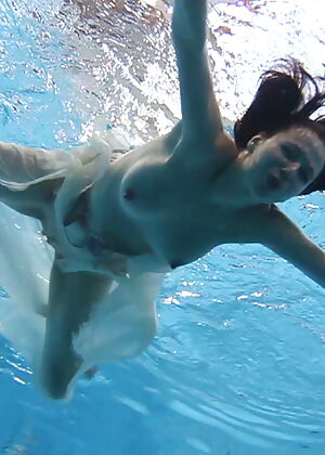 Babe with wide photo