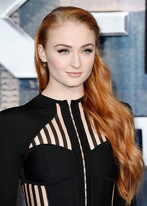 sophie turner 